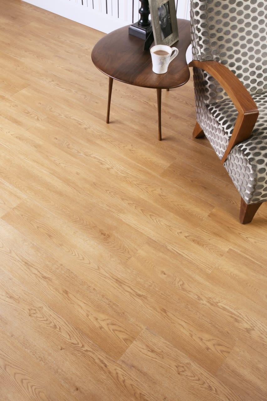 New England Oak: Commercial LVT Flooring from the Amtico Spacia